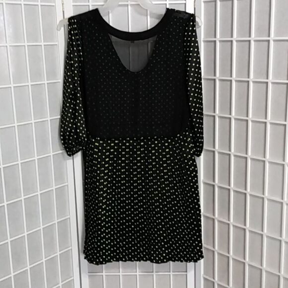 Adorable Black Dress W/ Green Polka Dots And Poofy Slit Half Sleeves - Picture 9 of 15